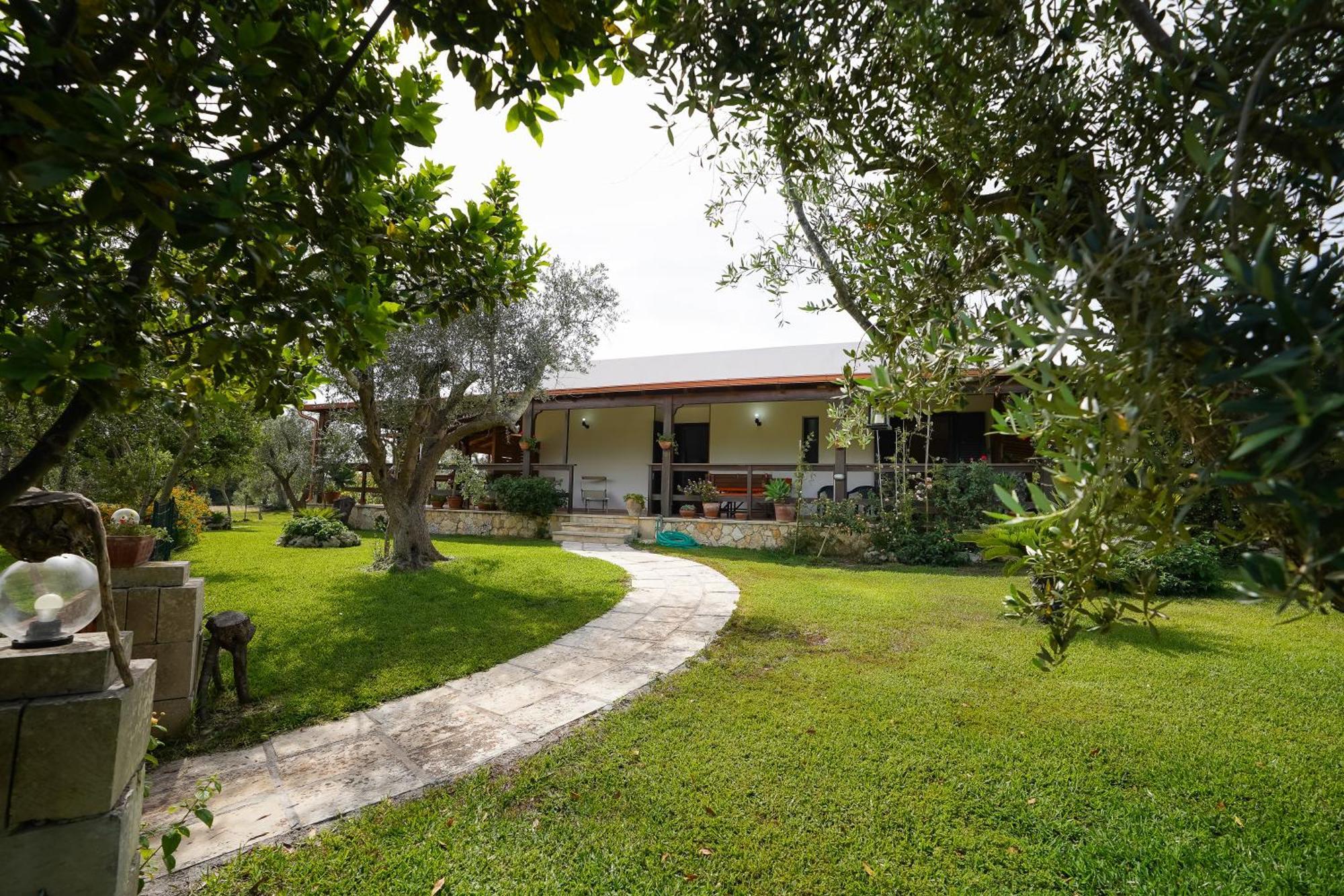 Casa Vacanza Russo Fernando Alimini Bagian luar foto